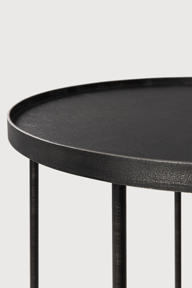 Mesa Auxiliar con Bandeja Redonda en madera de Ethnicraft - vista lateral | Nomad Interiors