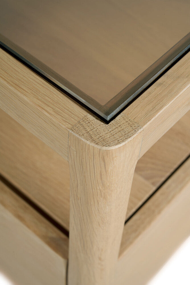 Mesita de Noche Spindle Roble de Ethnicraft - vista 6 | Nomad Interiors