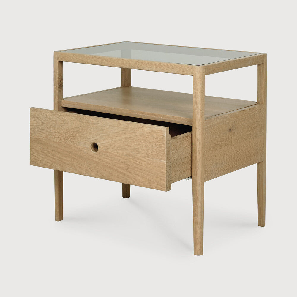 Mesita de Noche Spindle Roble de Ethnicraft - vista lateral | Nomad Interiors