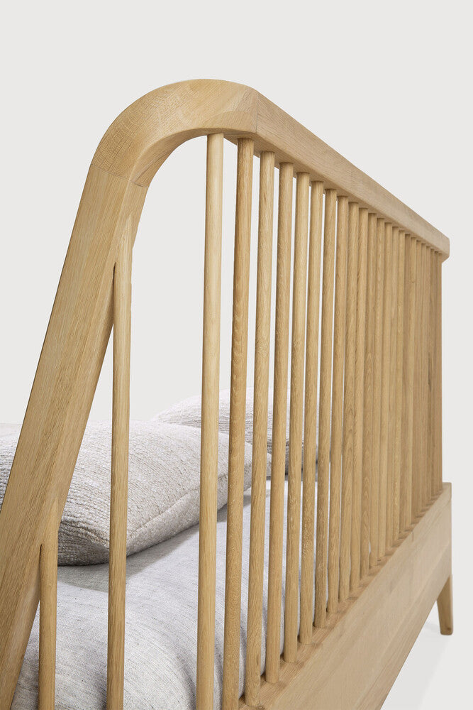 Cama Spindle Roble de Ethnicraft - textura | Nomad Interiors
