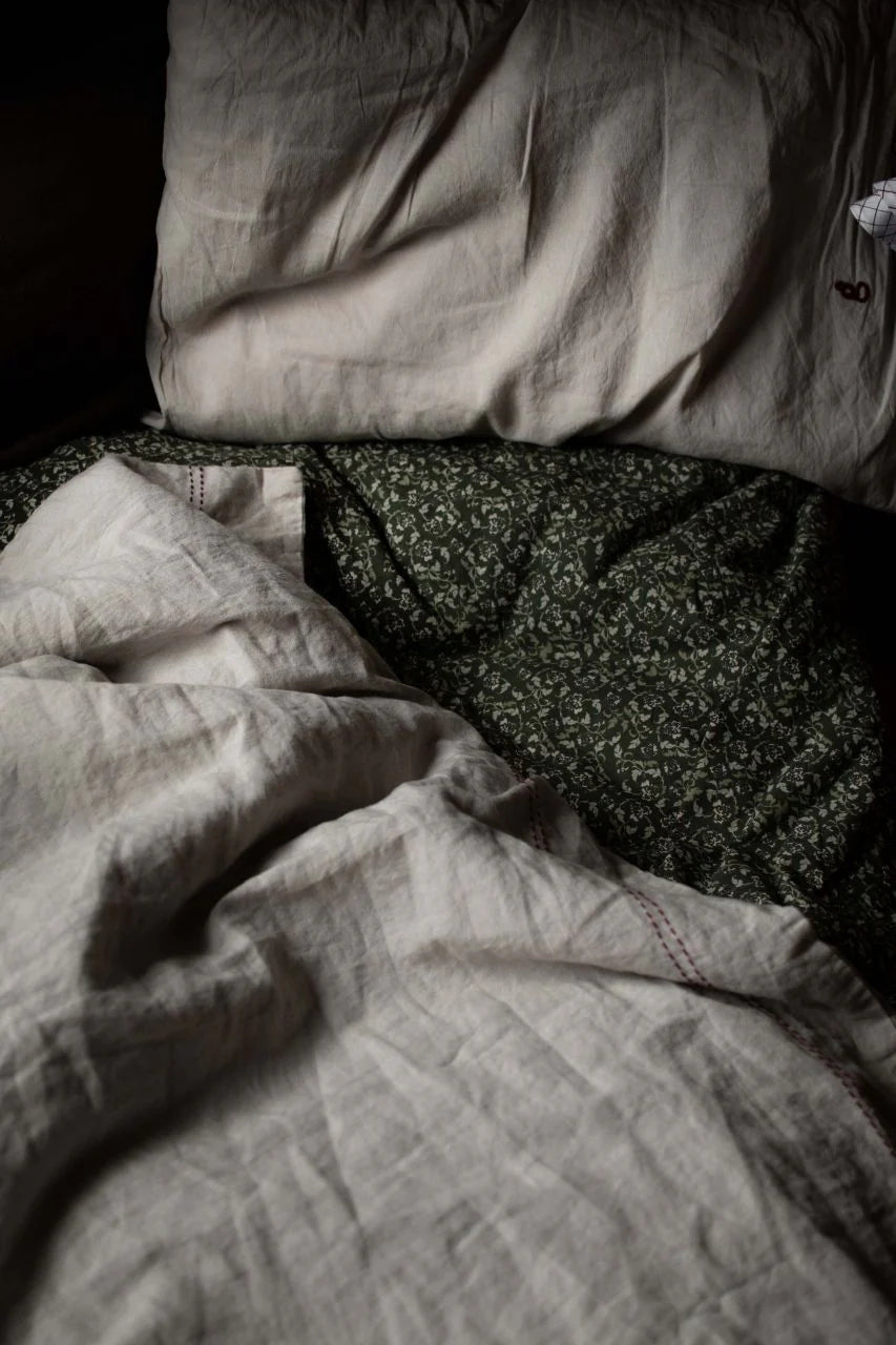 Floral Moss Bed Cover Single en algodón de Garbo Friends - textura | Nomad Interiors