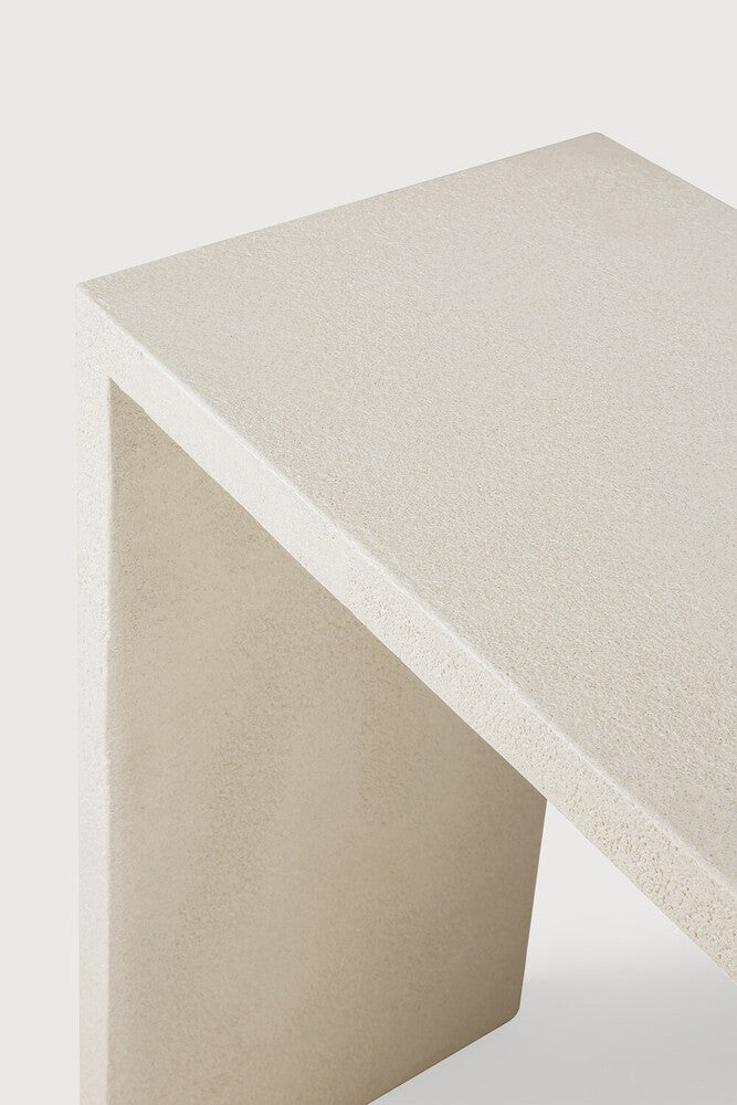 Consola Elements en piedra de Ethnicraft - vista lateral | Nomad Interiors