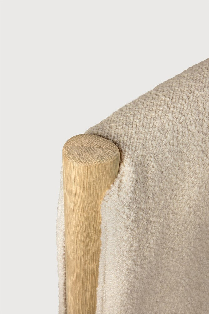 Cama PI – Roble macizo & cabecero tapizado de Ethnicraft - vista 8 | Nomad Interiors