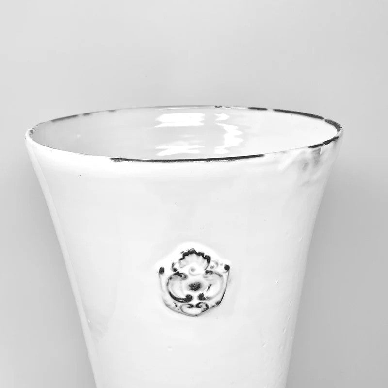 Charles Footed Vaso en cerámica de Nomad Home - vista lateral