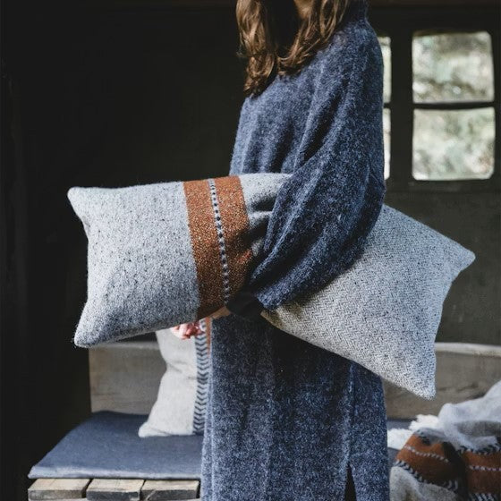 Funda cojín Montana 40 * 80 en lana de LIBECO - vista 6 | Nomad Interiors
