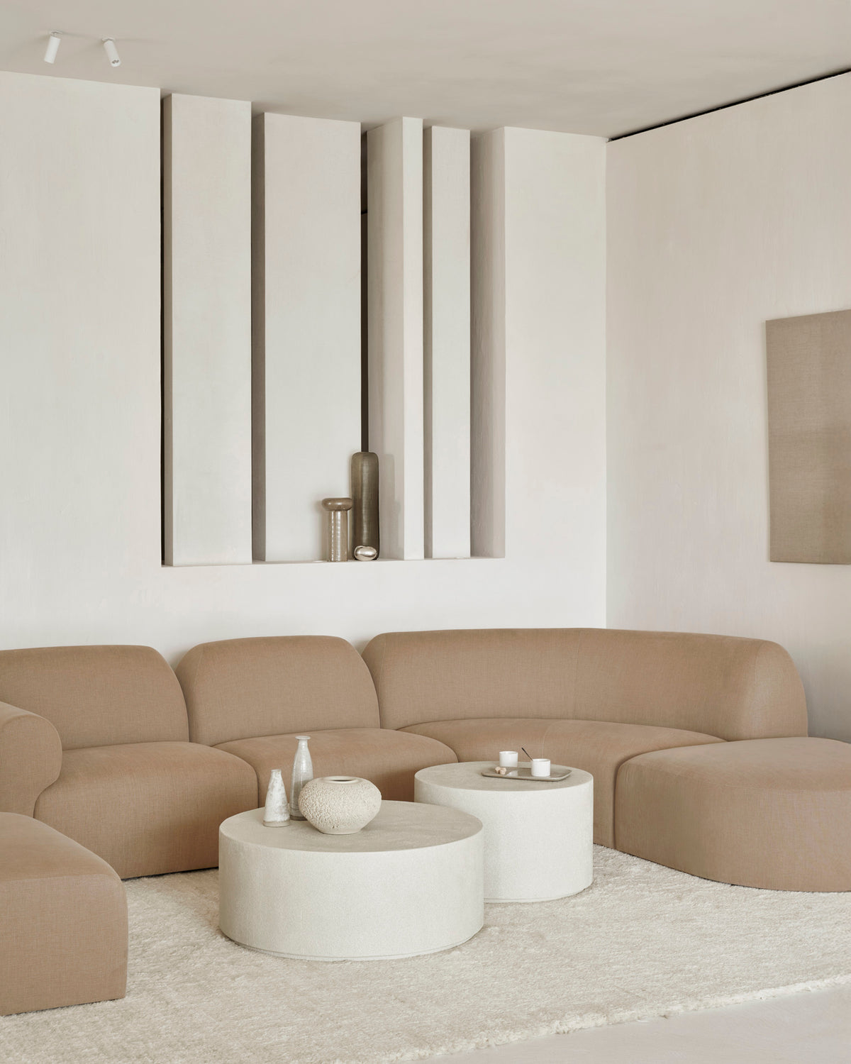 Mesa Centro Elements en piedra de Ethnicraft - vista 9 | Nomad Interiors