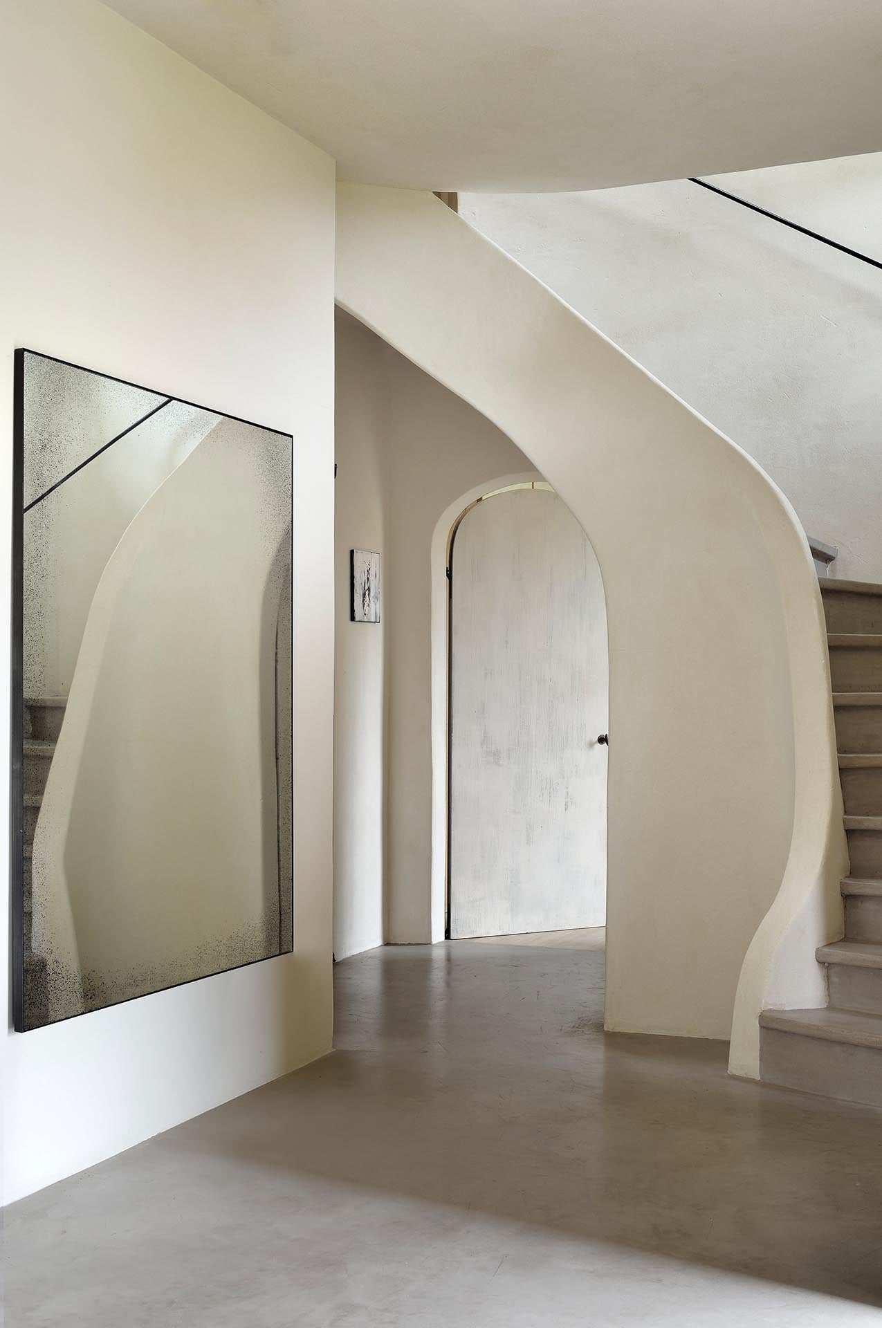 Espejo de pared Aged con marco de metal en vidrio y hierro de Ethnicraft - vista 7 | Nomad Interiors