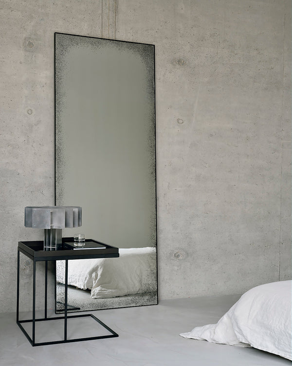Espejo de pared Aged con marco de metal