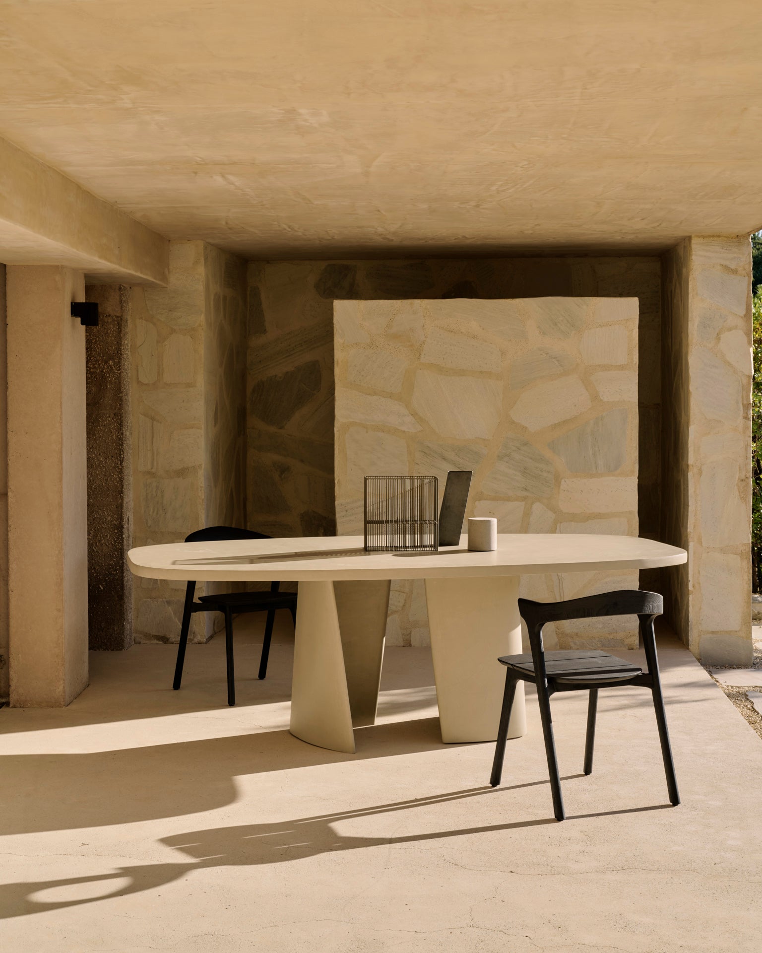 Mesa de jardín Canyon de Ethnicraft - vista 10 | Nomad Interiors