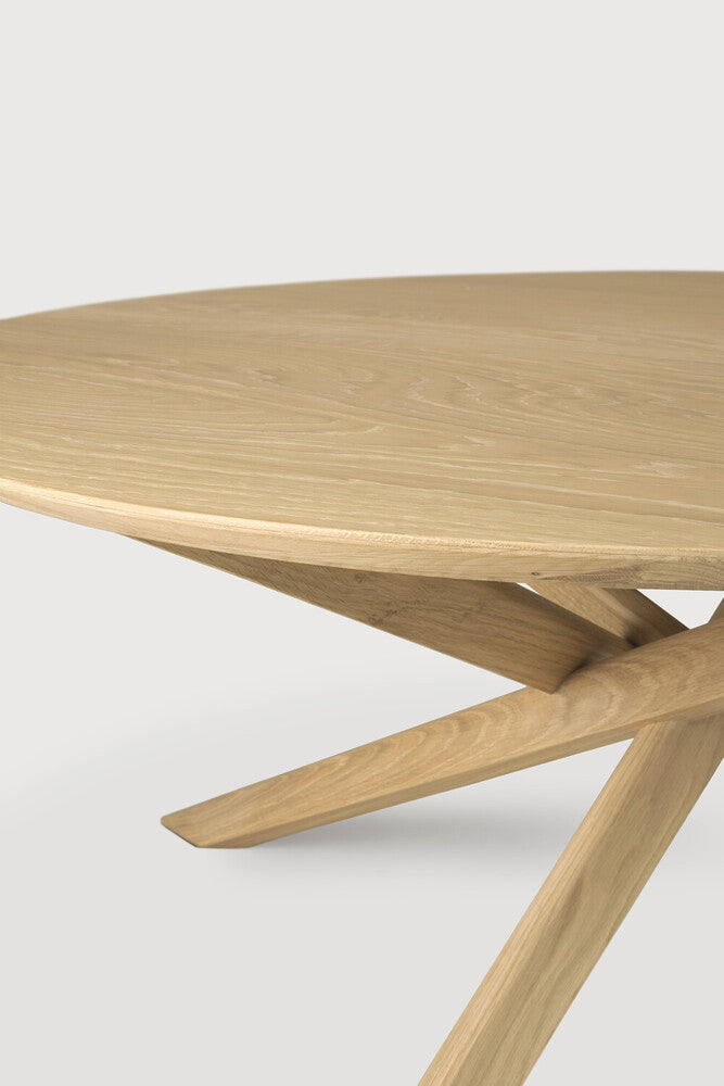 Mesa Mikado Coffee en roble de Ethnicraft - vista 9 | Nomad Interiors