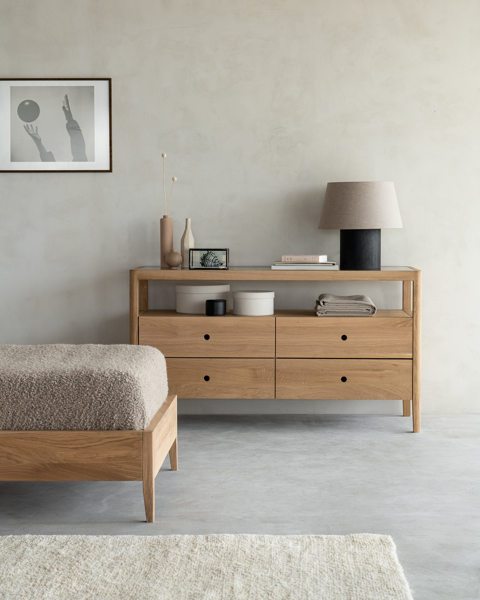 Cómoda Spindle en roble de Ethnicraft - vista 9 | Nomad Interiors