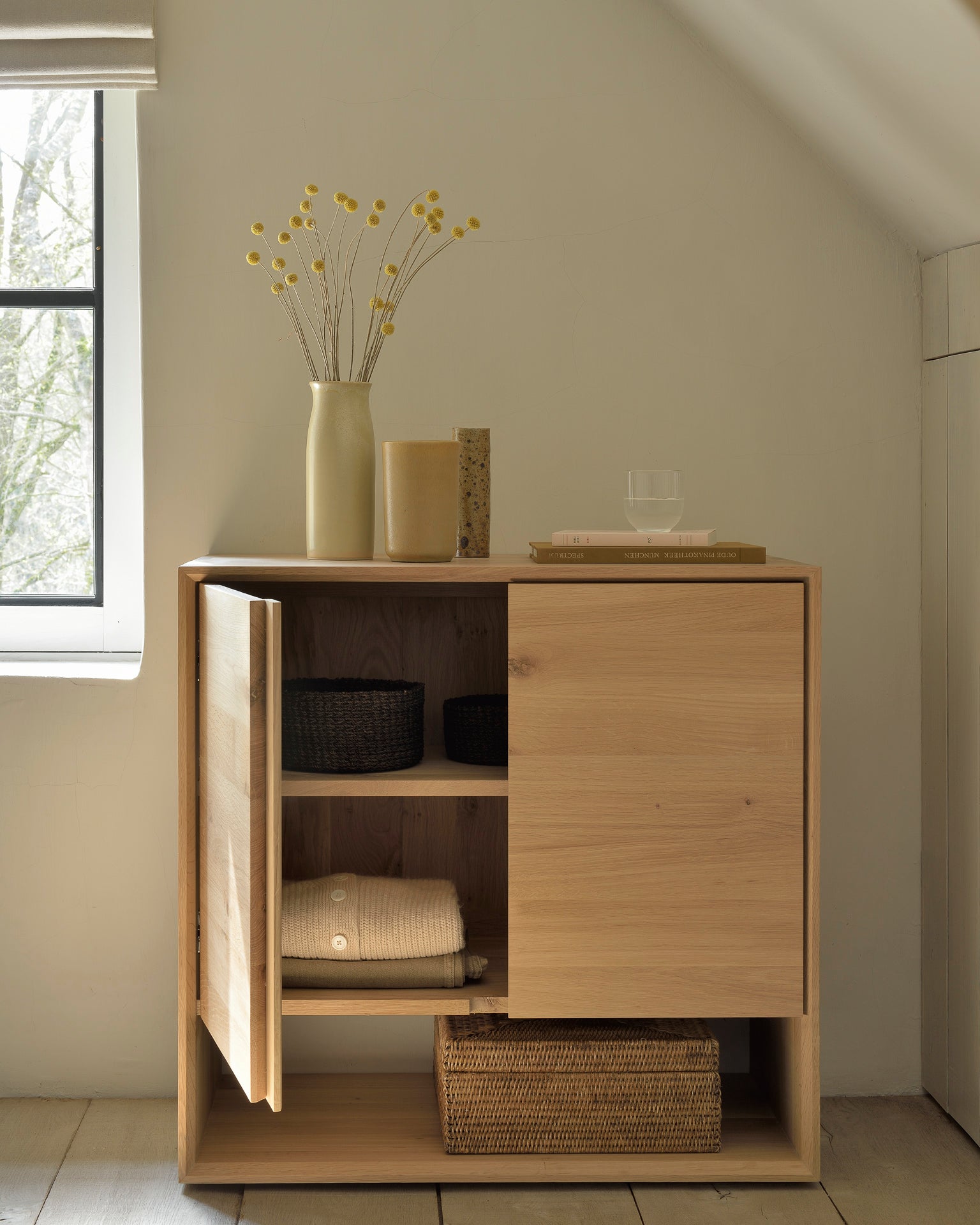 Aparador Nordic Roble de Ethnicraft - vista 15 | Nomad Interiors