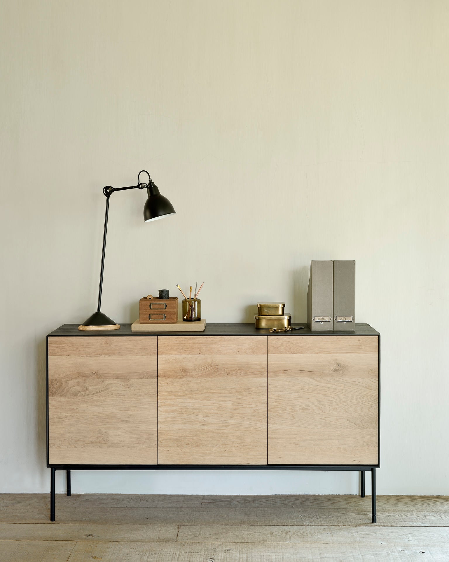 Aparador Blackbird Roble de Ethnicraft - vista 7 | Nomad Interiors