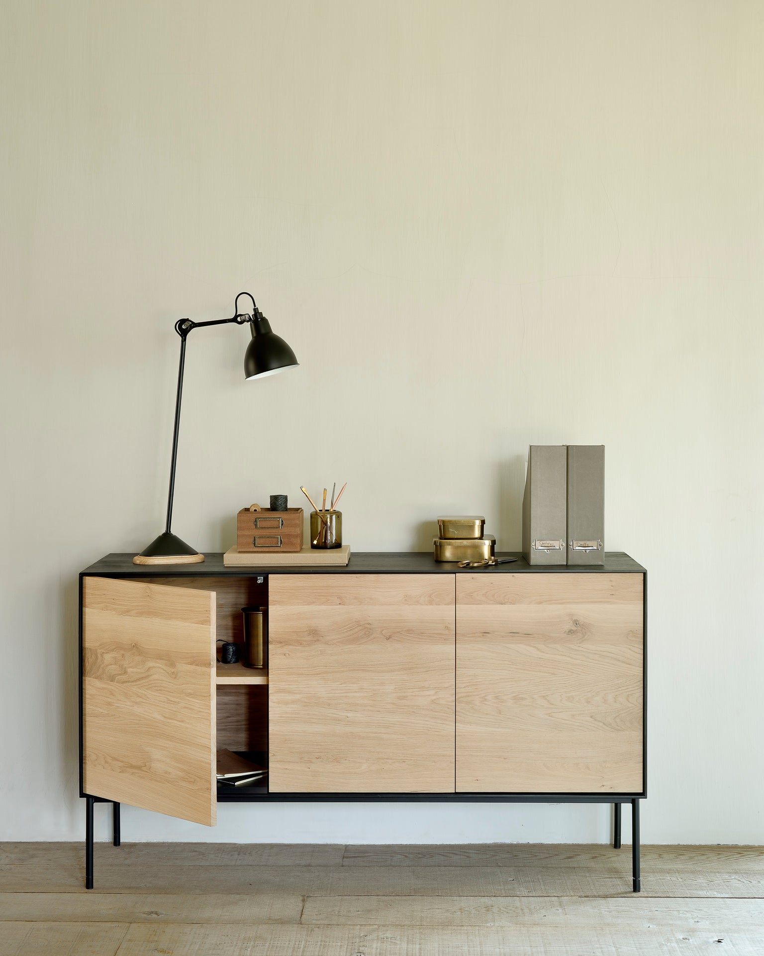 Aparador Blackbird Roble de Ethnicraft - vista 17 | Nomad Interiors