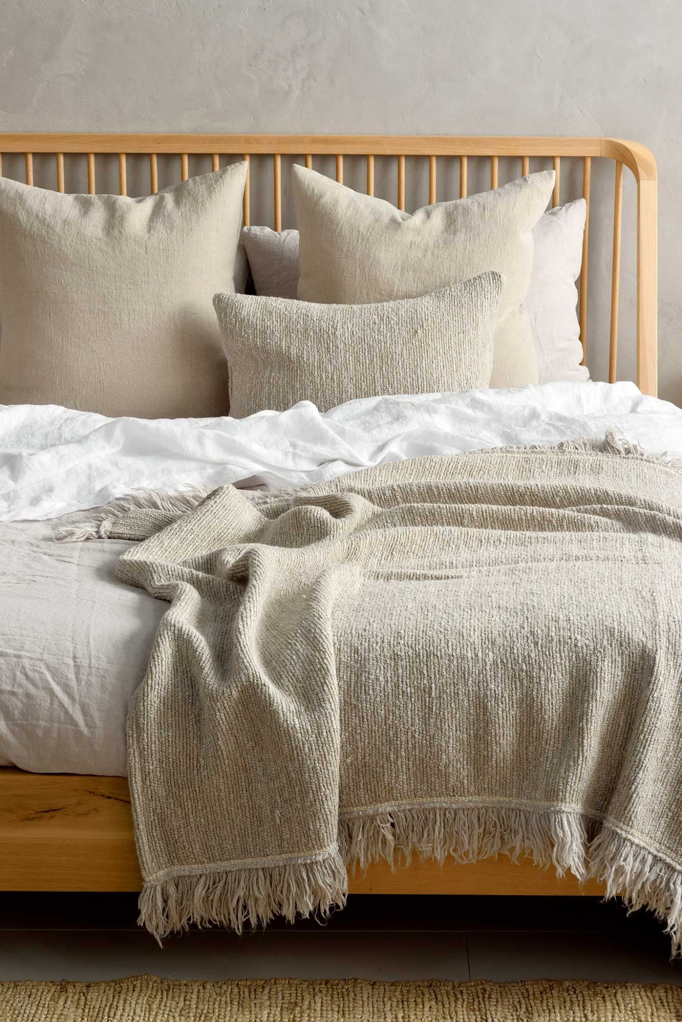 Cama Spindle Roble de Ethnicraft - vista 12 | Nomad Interiors