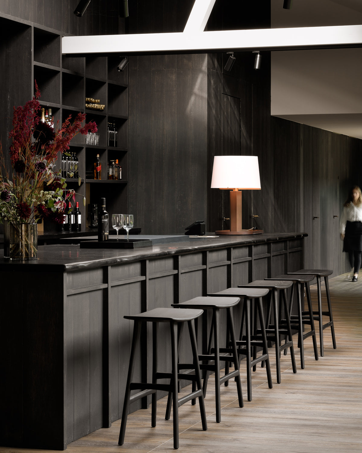 Taburete Bar Osso Roble Negro de Ethnicraft, vista 6