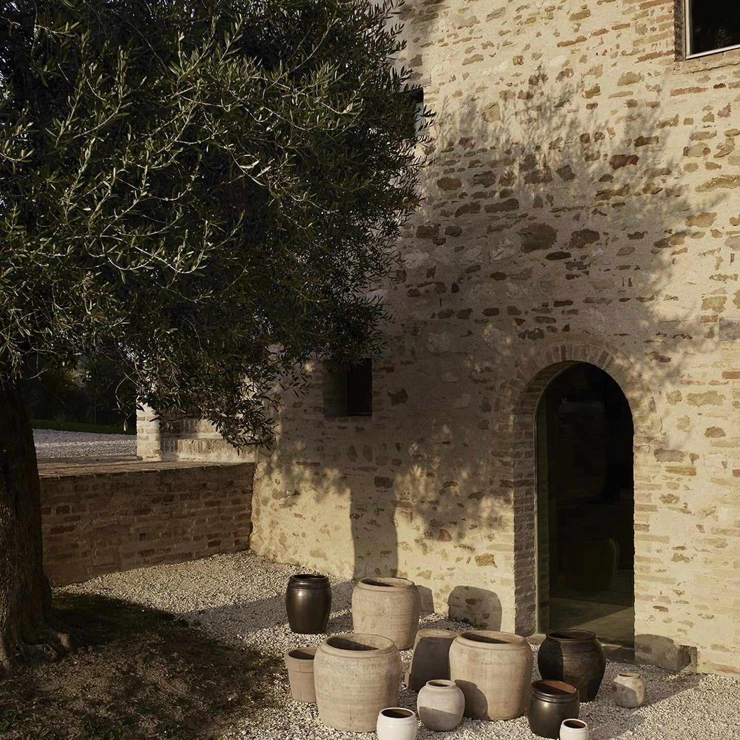 Macetero en arcilla, XL, color arena, D 50xH45 cm