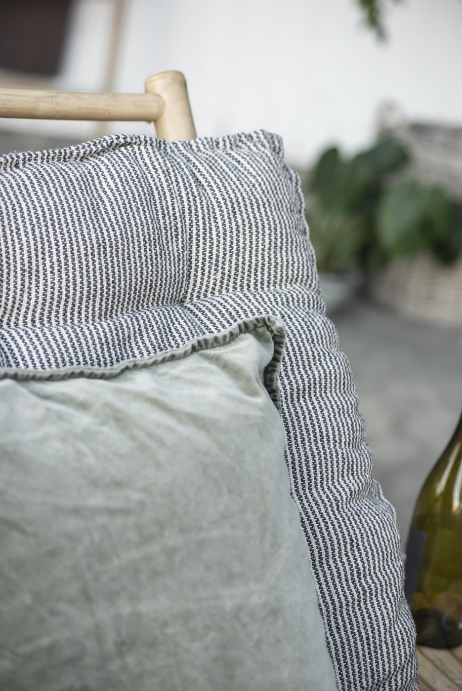 Colchón rayas crema/negro