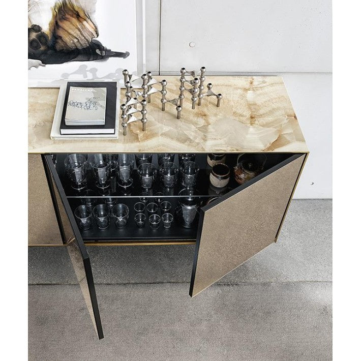 Aparador Magda en mármol y cerámica de Nomad Home - detalle