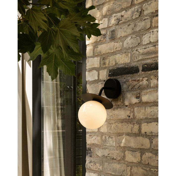 Aplique de Exterior Wall Outdoor en vidrio de Nomad Home - detalle