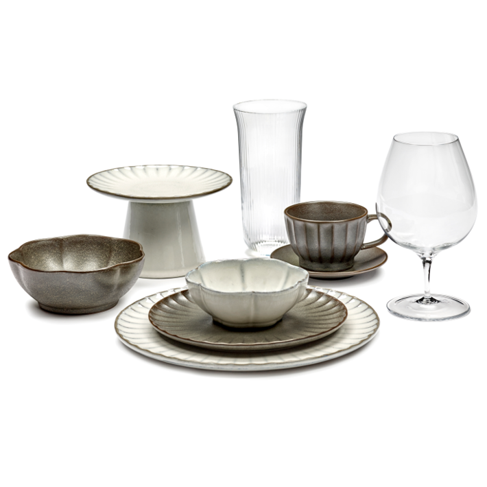 Cake Stand M White Inku en cerámica de Serax - vista lateral | Nomad Interiors