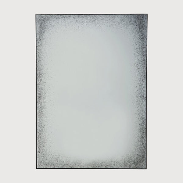 Espejo de pared Aged con marco de metal en vidrio y hierro de Ethnicraft | Nomad Interiors