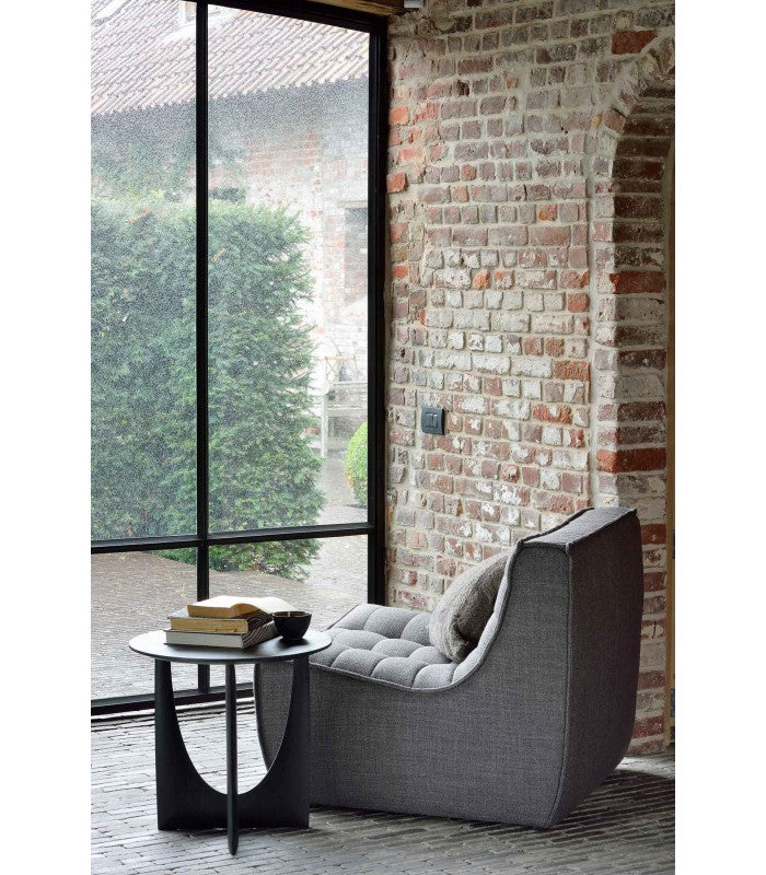 Mesa Geometric Negra en roble de Ethnicraft - vista 8 | Nomad Interiors