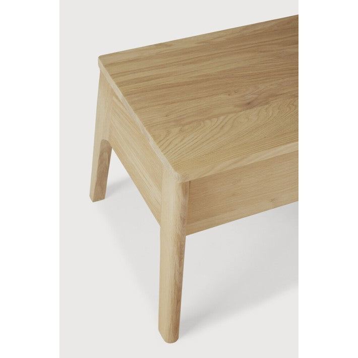 Mesita de noche Air en roble y madera de Ethnicraft - ambiente | Nomad Interiors