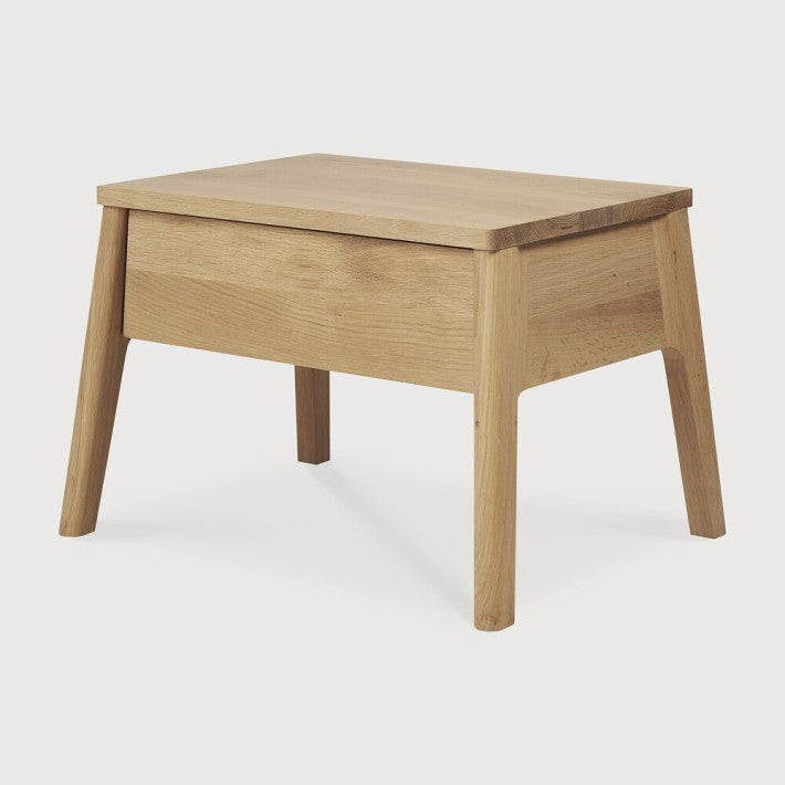 Mesita de noche Air en roble y madera de Ethnicraft | Nomad Interiors