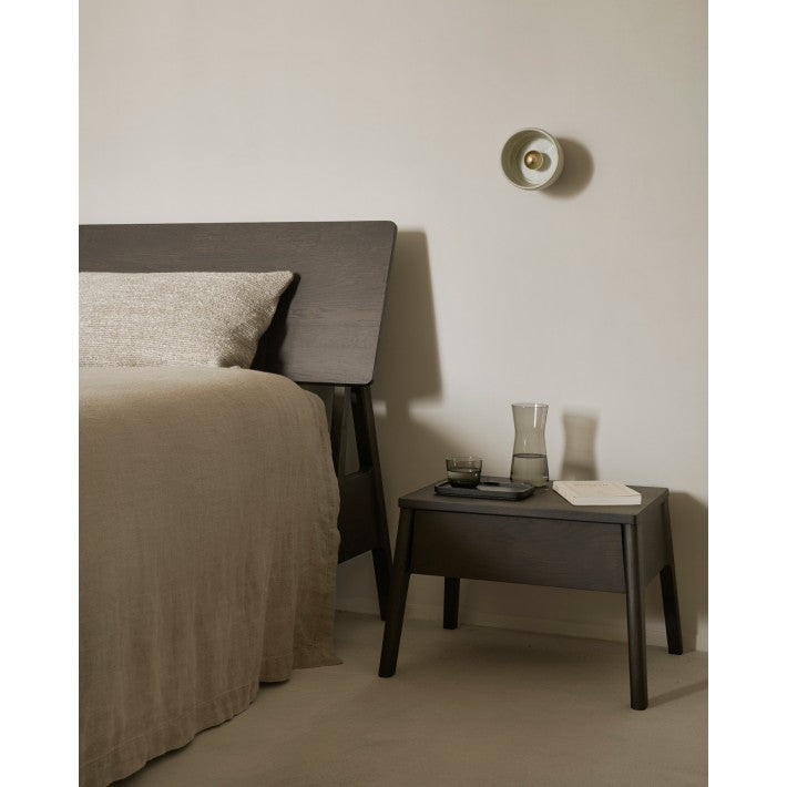 Mesita de noche Air roble marrón de Ethnicraft - detalle | Nomad Interiors
