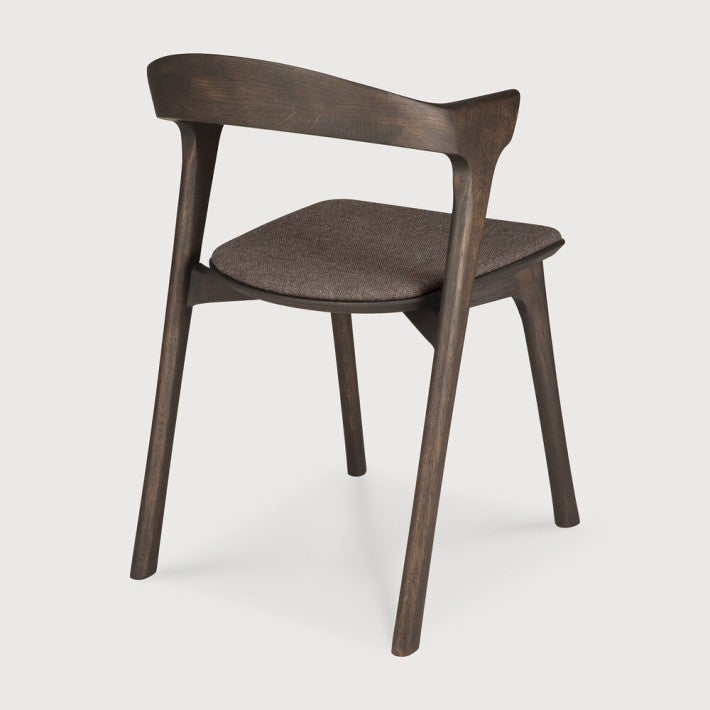 Silla Bok Roble Marrón Tapizada de Ethnicraft - vista lateral | Nomad Interiors