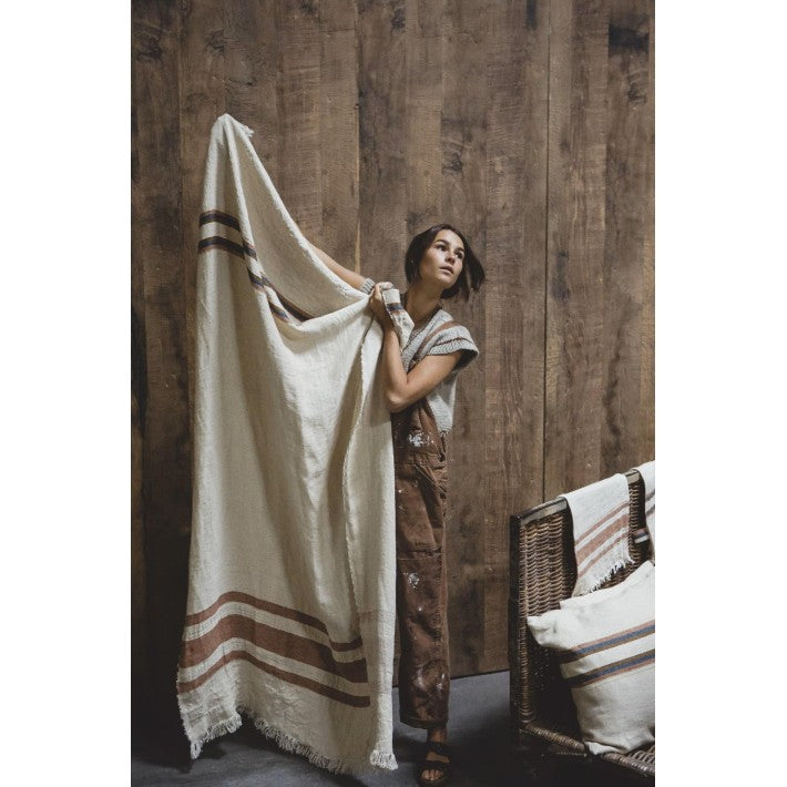 The Belgian Towel – Harlan Stripe en lino de LIBECO - detalle | Nomad Interiors