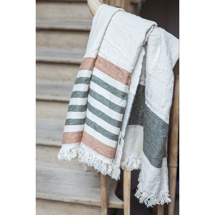 The Belgian Towel – Laguna Verde en lino de LIBECO - detalle | Nomad Interiors