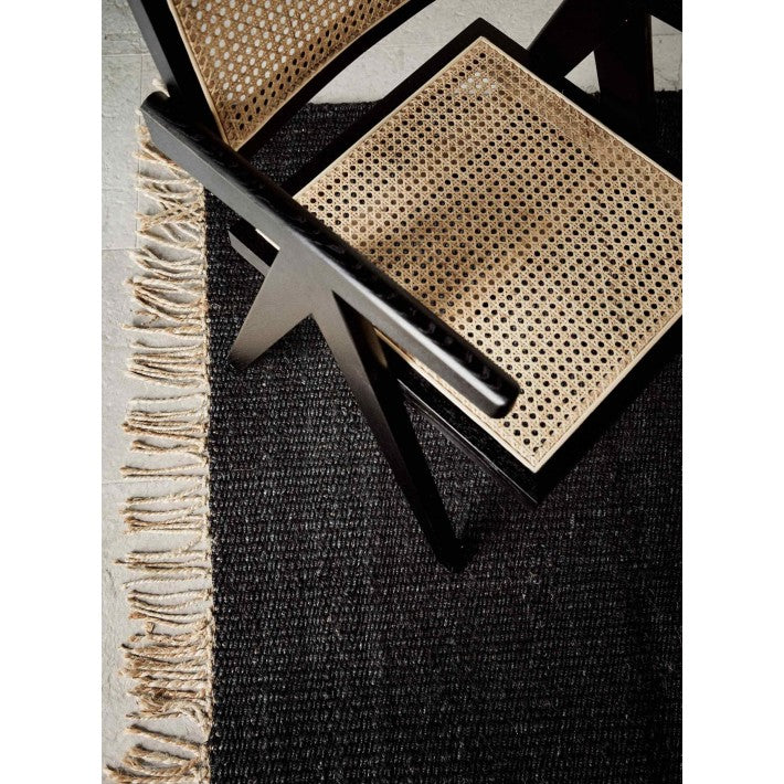 Alfombra Nomad Black de Nomad Home - vista lateral