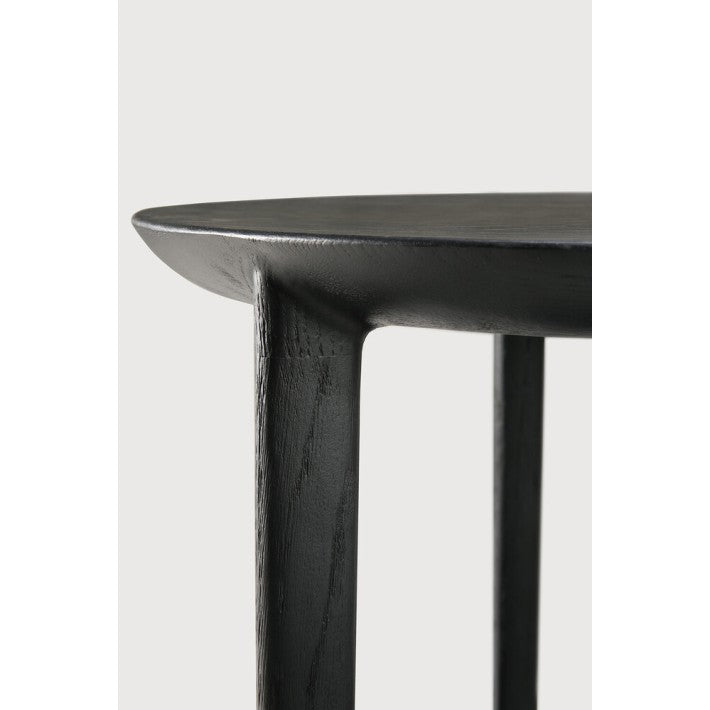 Mesita Auxiliar Bok Roble Negro de Ethnicraft - textura | Nomad Interiors