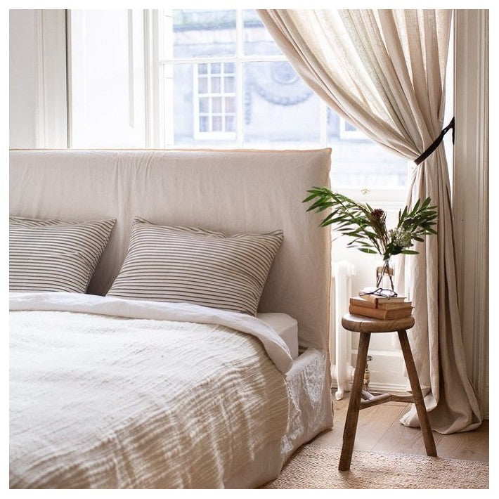 Cama Ghost 80E en fibra natural de Gervasoni - vista lateral | Nomad Interiors