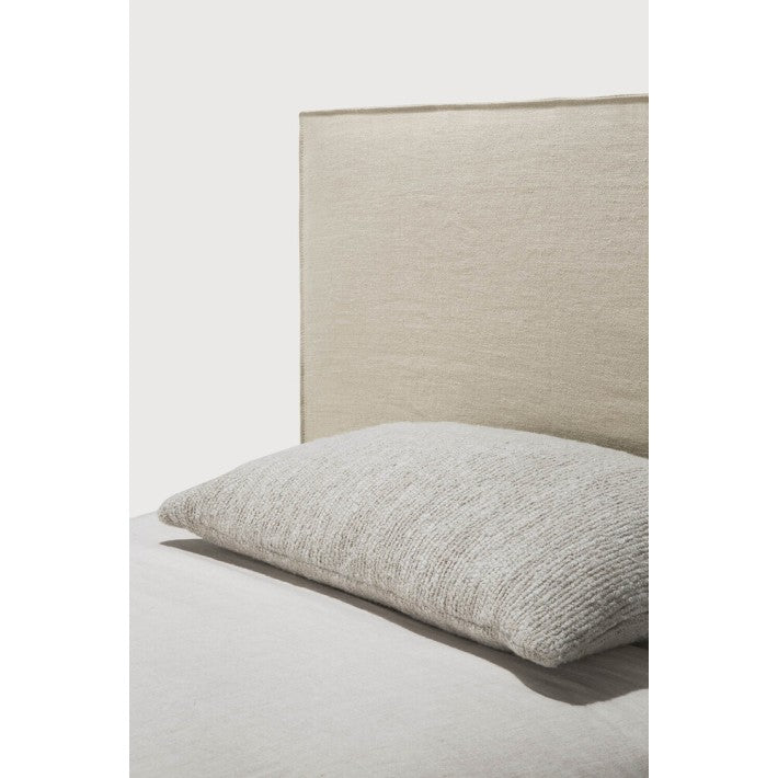 Cama Revive en lino de Ethnicraft - vista 6 | Nomad Interiors