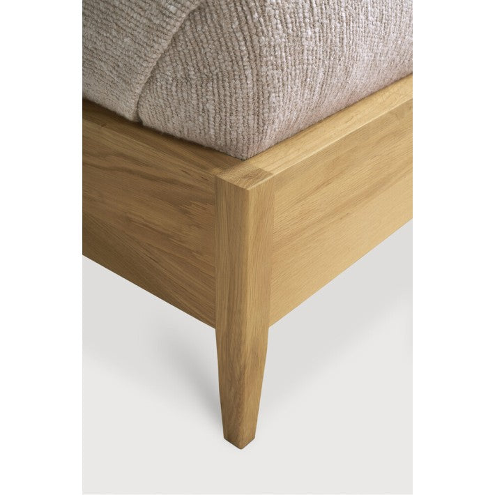 Cama Spindle Infantil en roble de Ethnicraft - vista 7 | Nomad Interiors