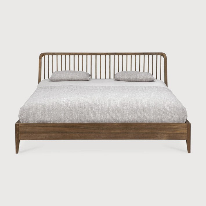 Cama Spindle Teca de Ethnicraft - ambiente | Nomad Interiors