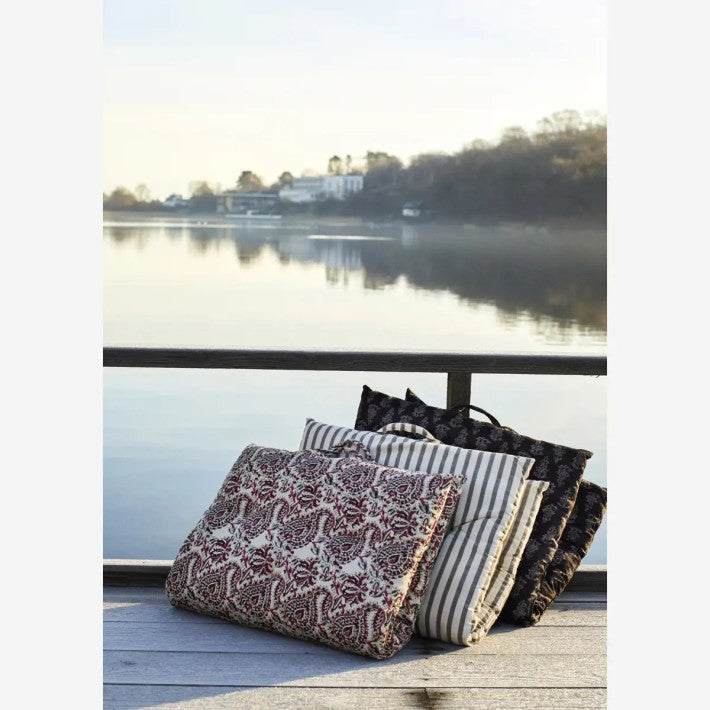 Colchoneta de Algodón Estampada Oscura de Nomad Home - textura