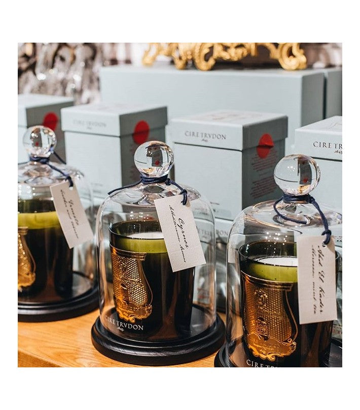 Campana para velas Cire Trudon en vidrio y madera - vista 7 | Nomad Interiors