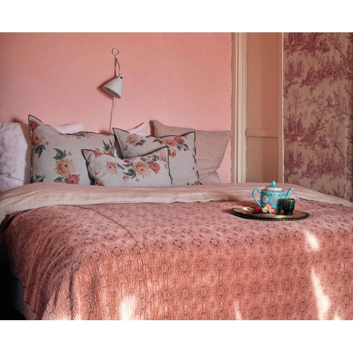 Cojín Wabi Sabi Imperial Bouquete en lino de Maison de Vacances - ambiente | Nomad Interiors