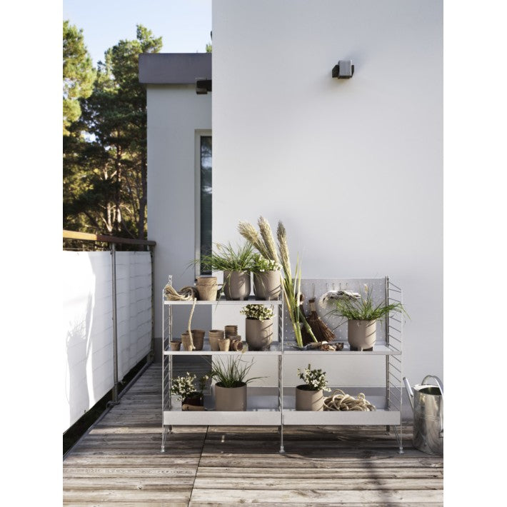 String – Panel Suelo 85×30 Galvanizado (Pack 2) en acero de String Furniture - textura | Nomad Interiors