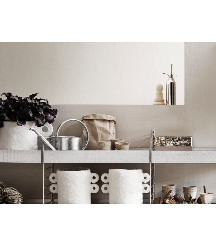 Estantería  de pared con 3 secciones 185x180x30 de acero galvanizado de String Furniture - textura | Nomad Interiors