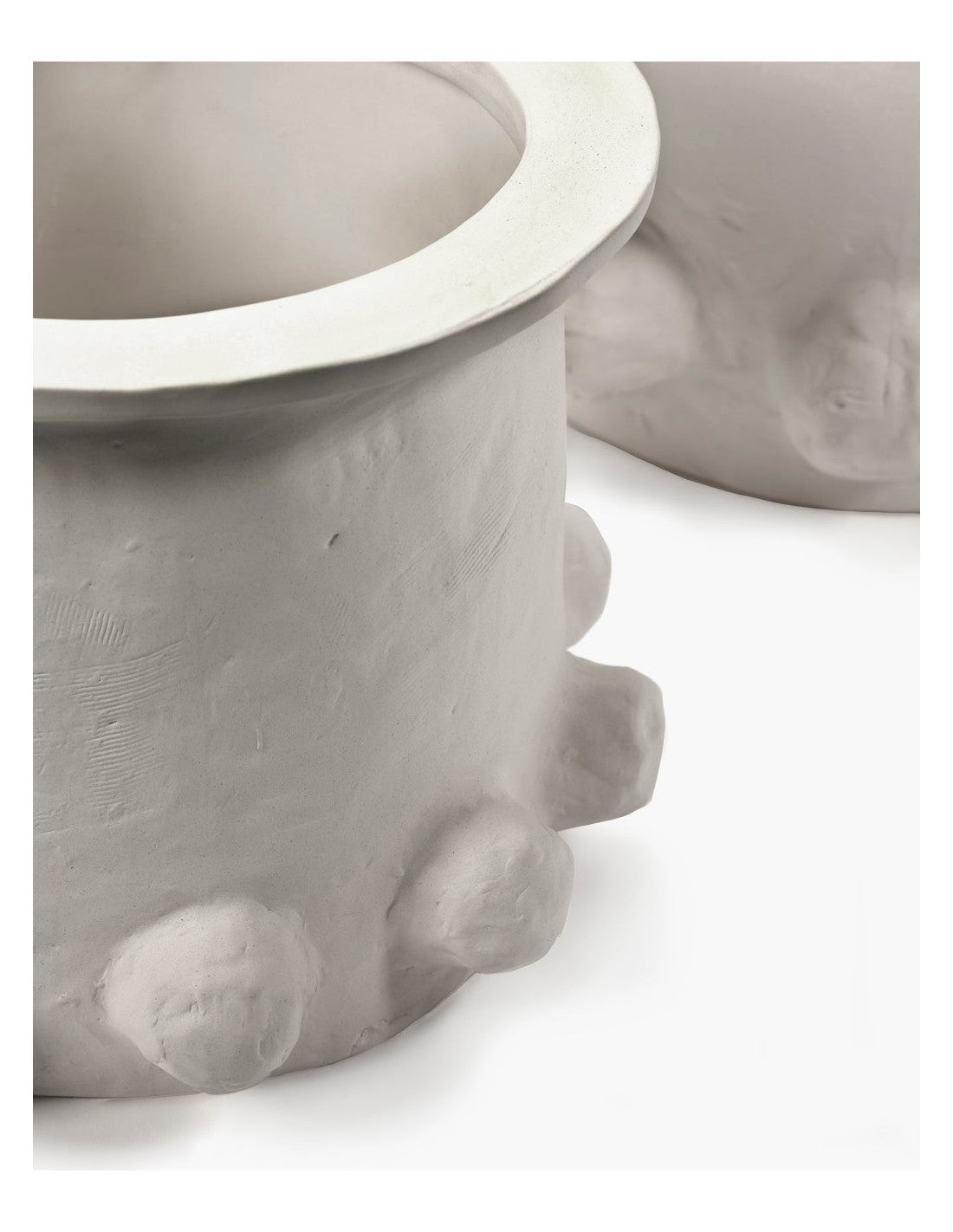Flower pot 05 M beige Molly de Serax - vista lateral | Nomad Interiors