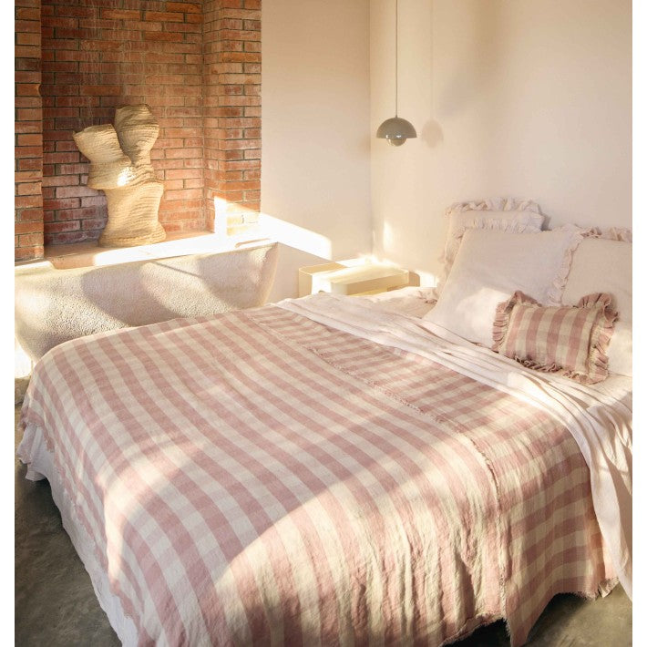 Funda de cojín Boho Frangé Vichy Cottage Bois de Rose en lino de Maison de Vacances - detalle | Nomad Interiors