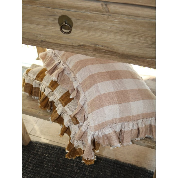 Funda de cojín Boho Frangé Vichy Cottage Bois de Rose en lino de Maison de Vacances - vista lateral | Nomad Interiors
