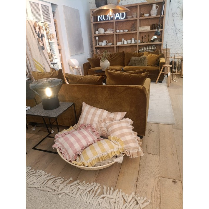 Funda de cojín Boho Frangé Vichy Cottage Nude en lino de Maison de Vacances - vista lateral | Nomad Interiors