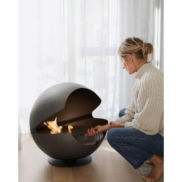 Chimenea Globe Vauni en hierro - vista 7 | Nomad Interiors