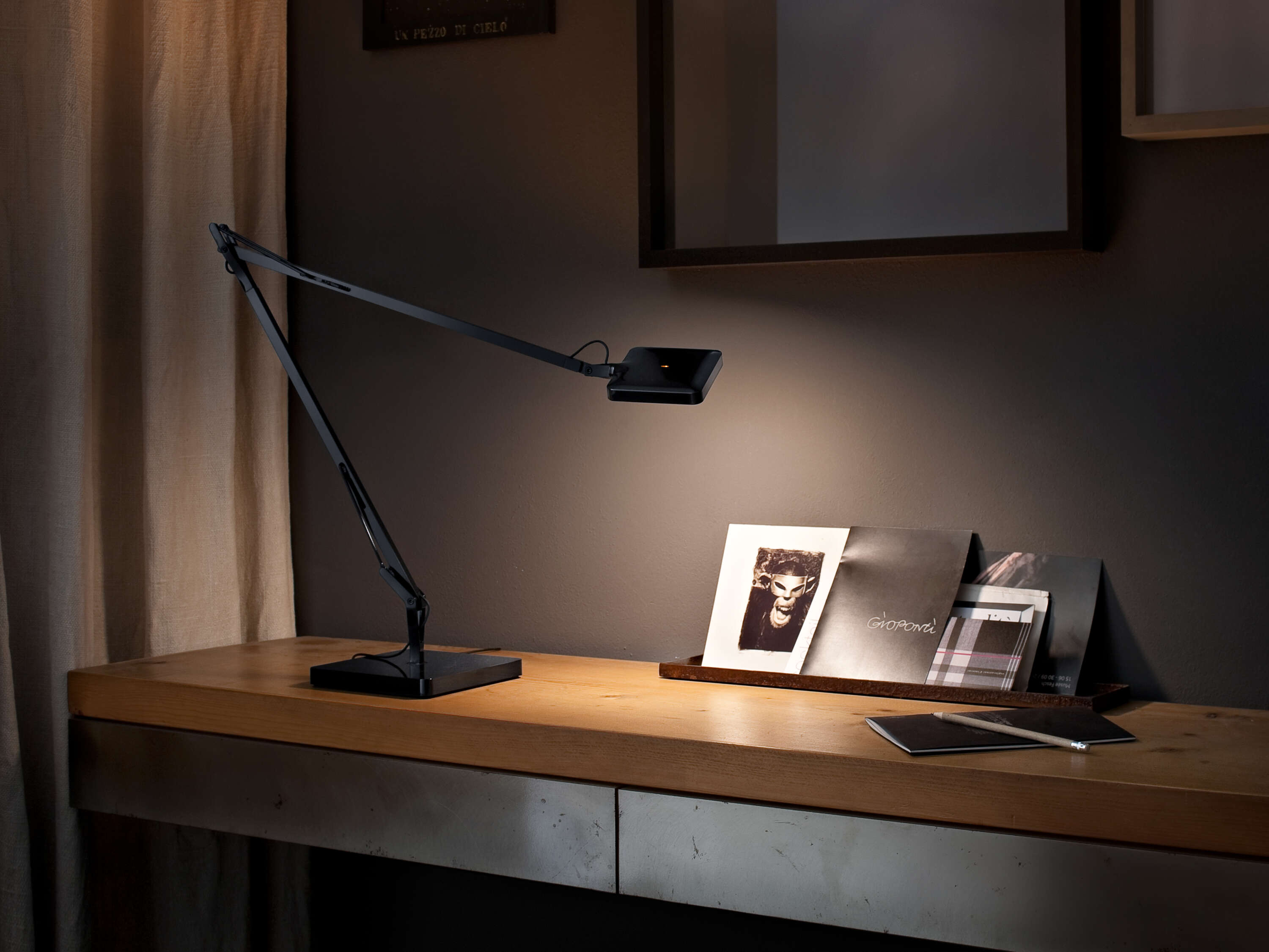 LAMPARA KELVIN LED ANTRACITA de Flos - detalle | Nomad Interiors